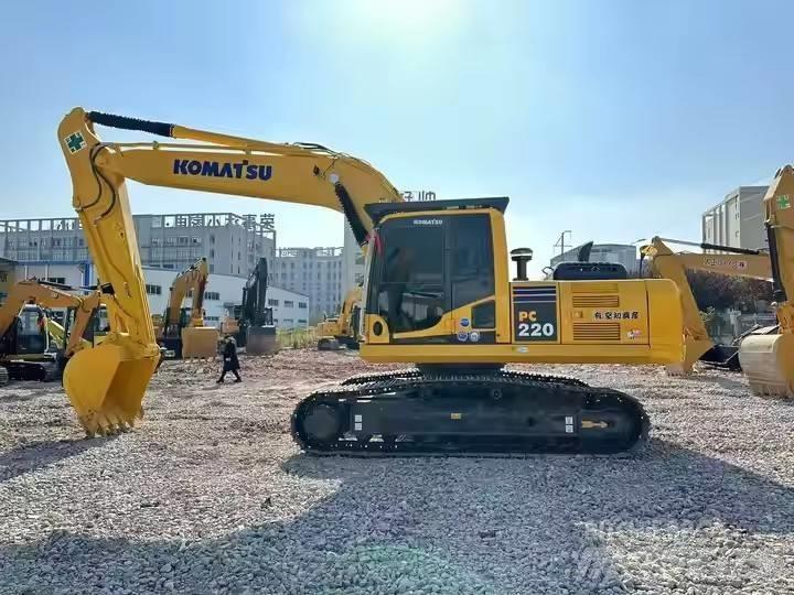 Komatsu PC 220 Gravemaskiner på larvebånd