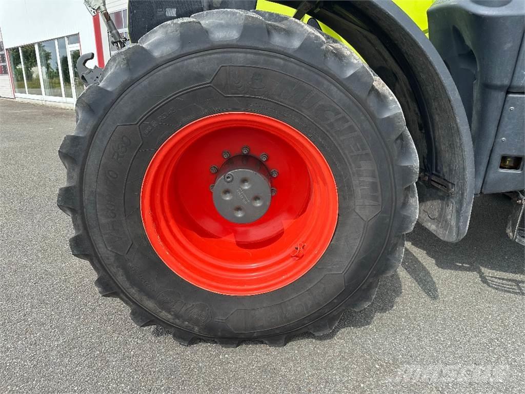 CLAAS Axion 870 Traktorer