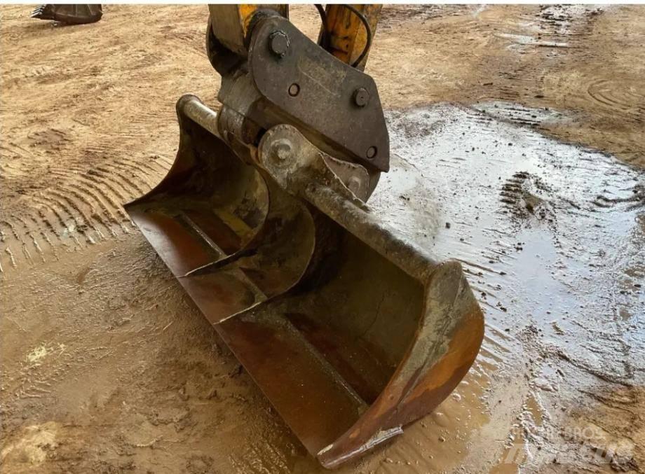 JCB JS 130 LC Gravemaskiner på larvebånd