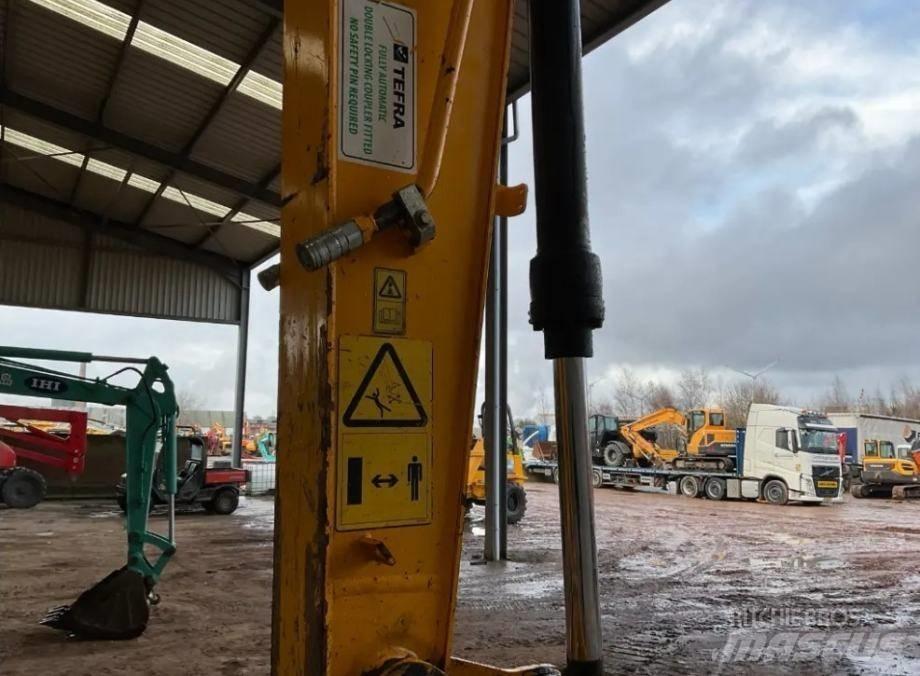 JCB JS 130 LC Gravemaskiner på larvebånd