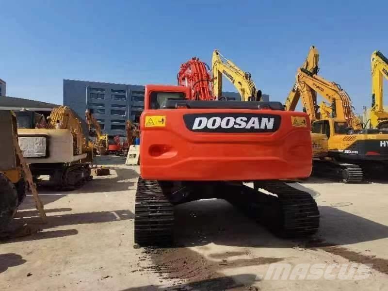 Doosan DX 225 Gravemaskiner på larvebånd