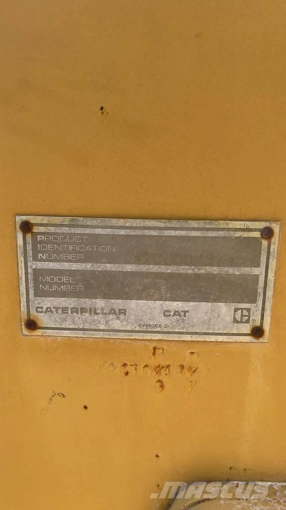 CAT D 4 C Bulldozer på larvebånd