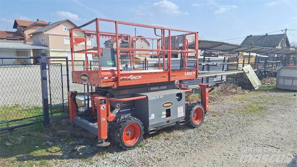 SkyJack SJ6832RTE Saxlifte