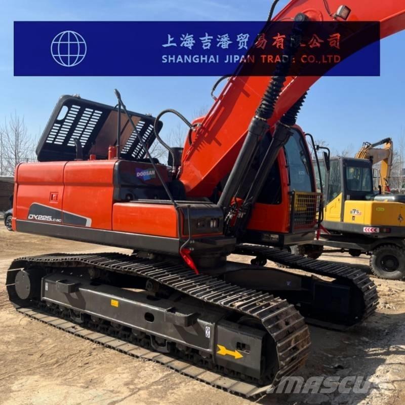 Doosan DX 225 LC Gravemaskiner på larvebånd