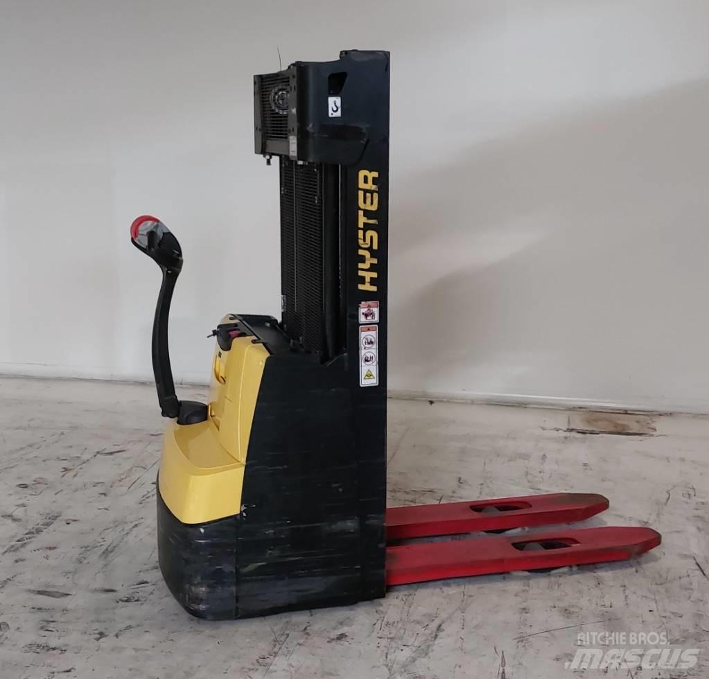 Hyster S 1.0 Gaffelstabler med gående fører