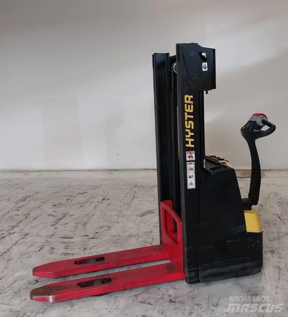Hyster S 1.0 Gaffelstabler med gående fører