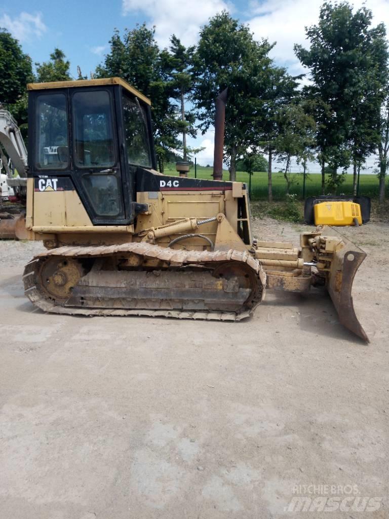 CAT D 4 C Bulldozer på larvebånd