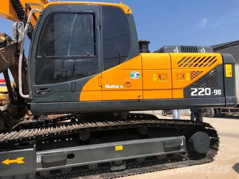 Hyundai R220LC-9S Gravemaskiner på larvebånd