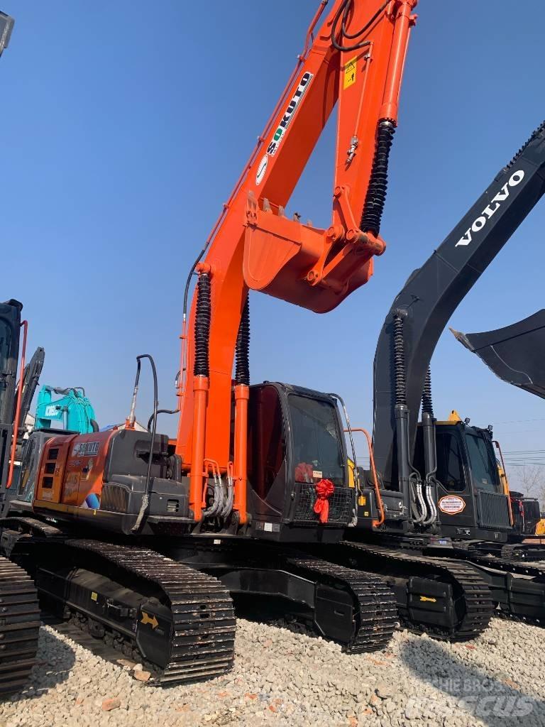 Hitachi ZX 200 Gravemaskiner på larvebånd