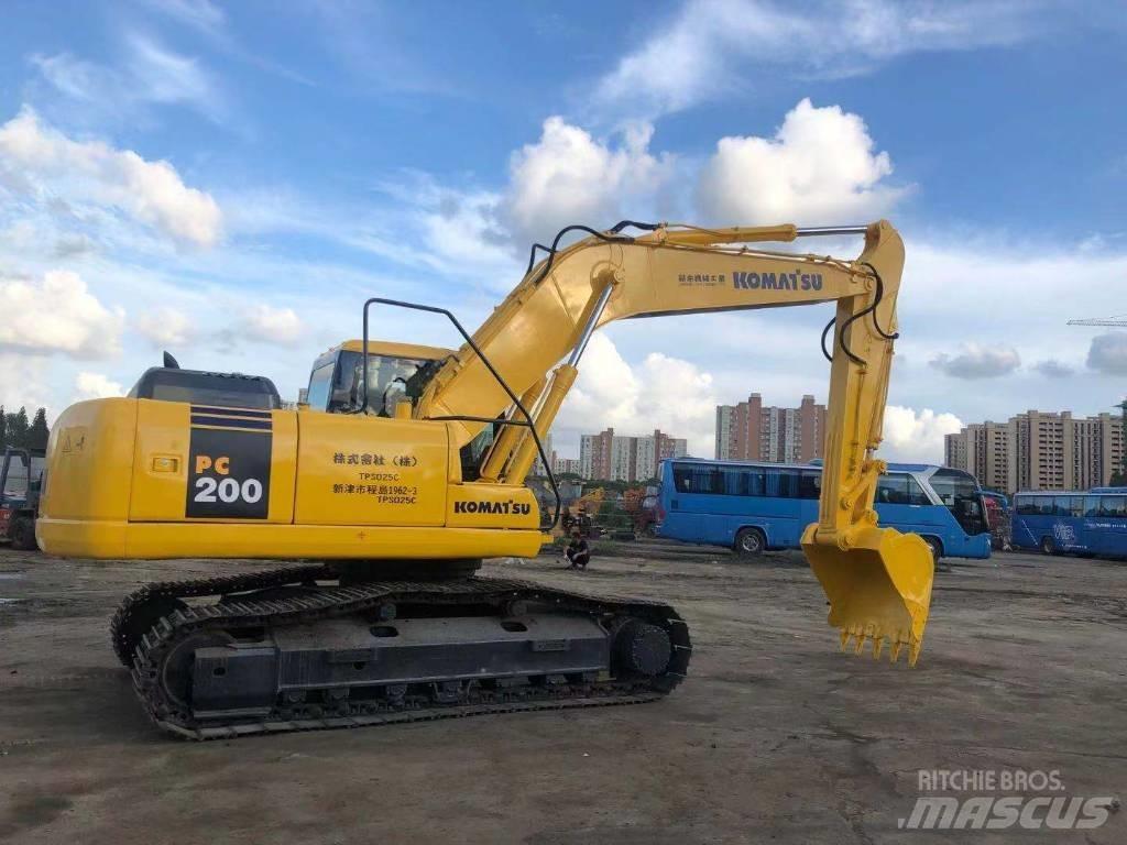 Komatsu PC 200-7 Gravemaskiner på larvebånd
