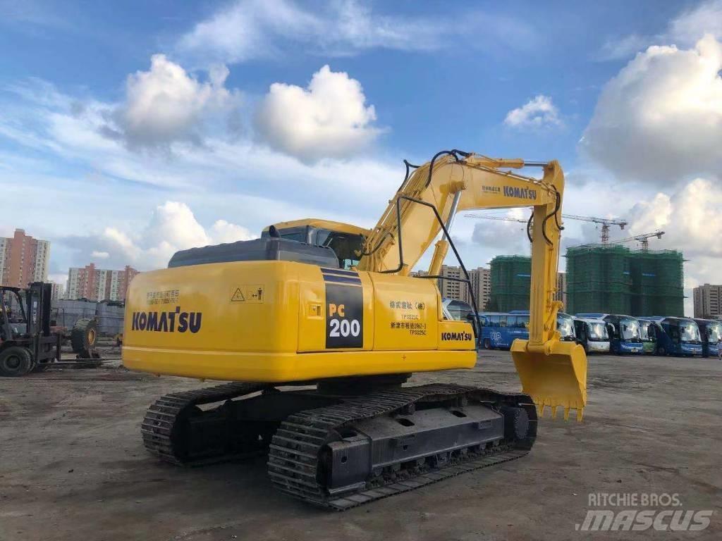 Komatsu PC 200-7 Gravemaskiner på larvebånd