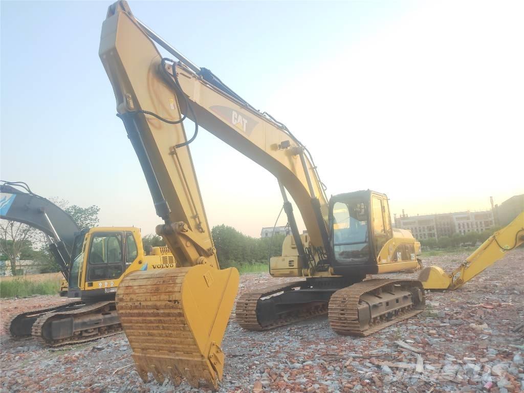 CAT 325C Gravemaskiner på larvebånd