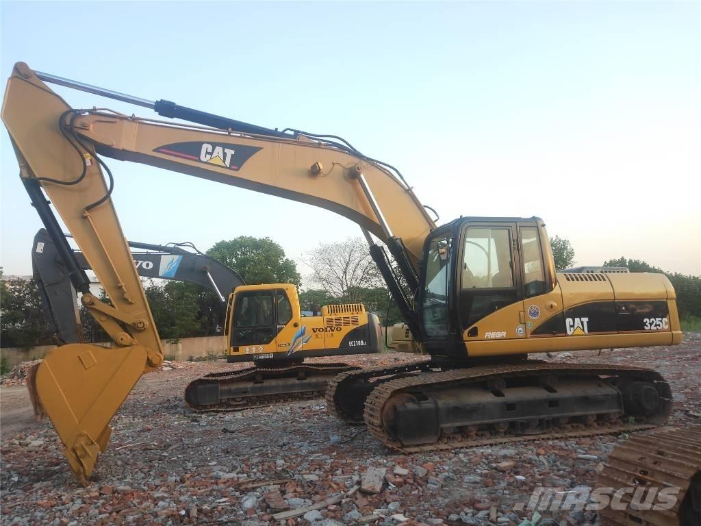 CAT 325C Gravemaskiner på larvebånd
