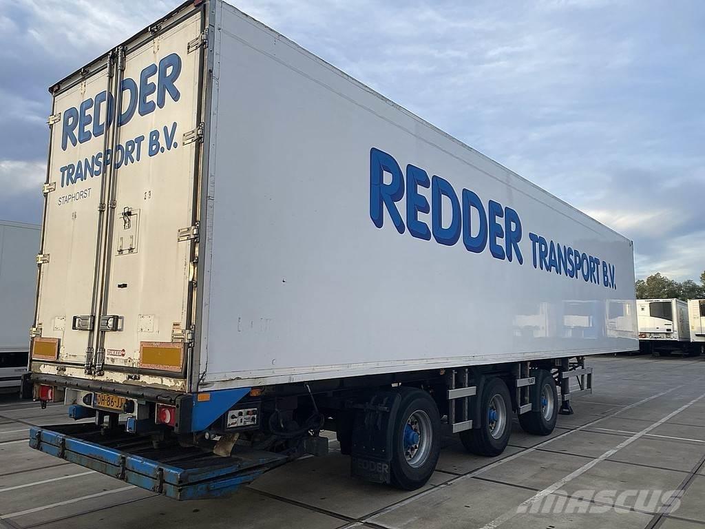 Pacton R3-001 Semi-trailer med fast kasse