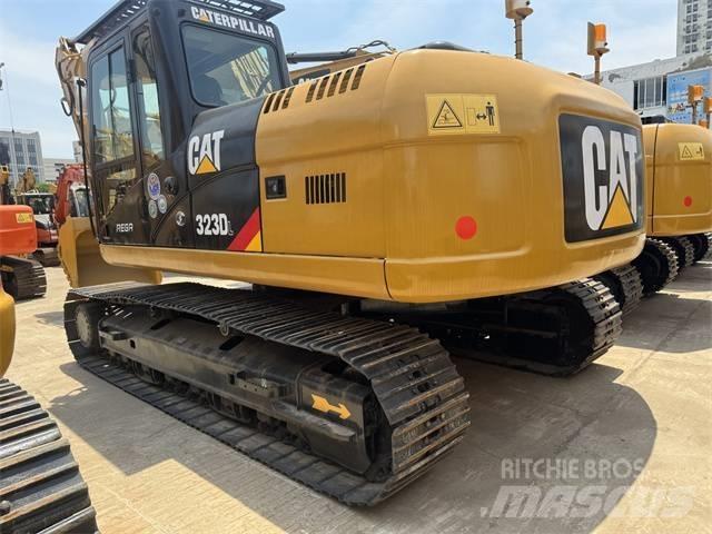 CAT 323 D L Gravemaskiner på larvebånd