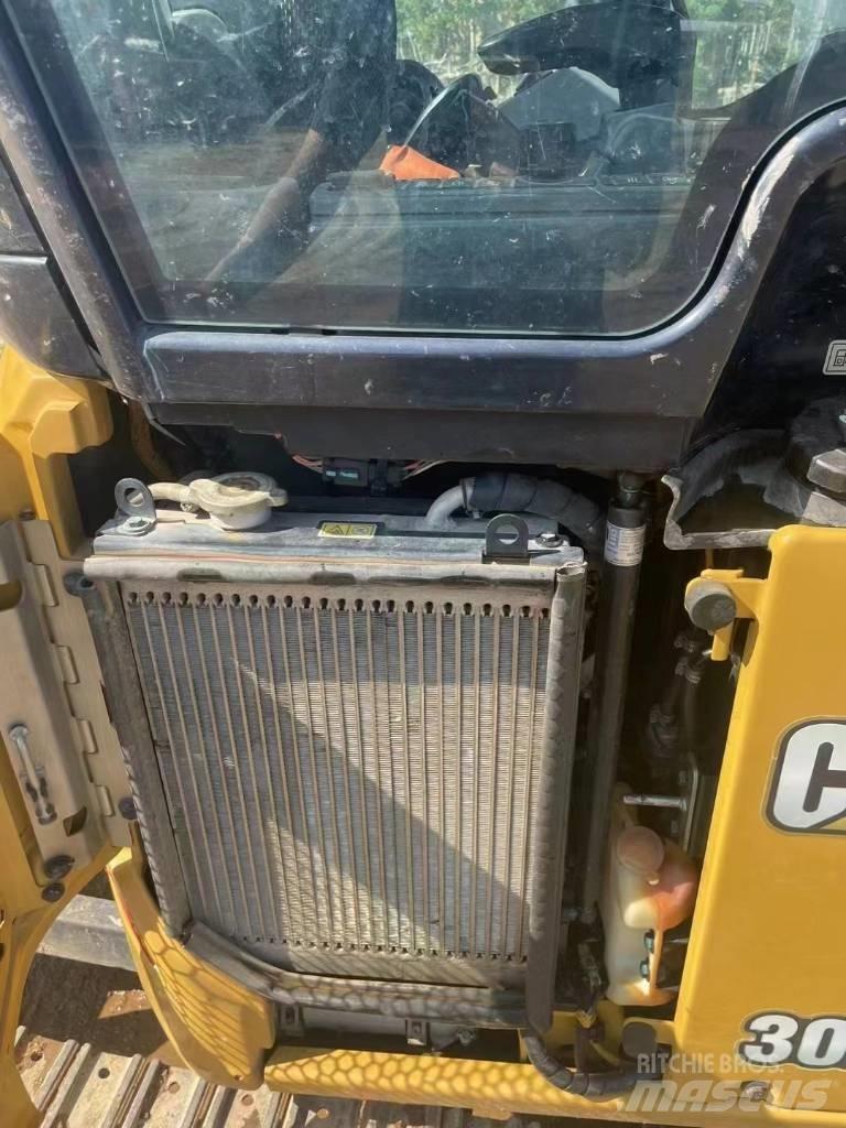 CAT 302 Minigravemaskiner