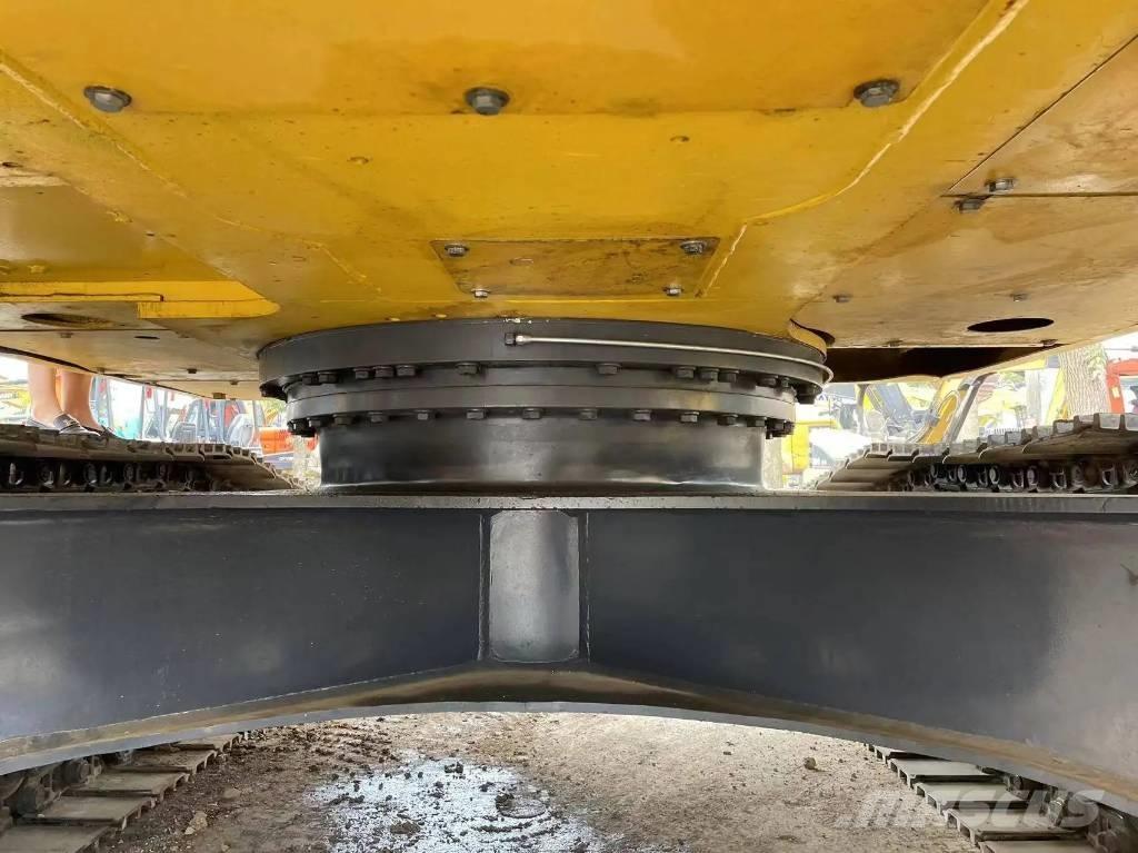 Komatsu PC240-8 Gravemaskiner på larvebånd