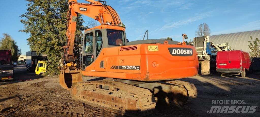Doosan 225 LC Gravemaskiner på larvebånd