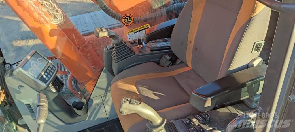 Doosan 225 LC Gravemaskiner på larvebånd