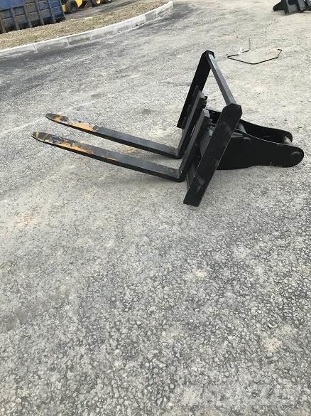  13T PALLET FORK Entreprenør - Andet