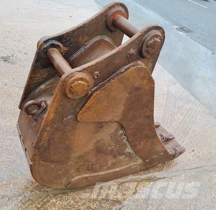  18 BUCKET, 60mm PINS Skovle