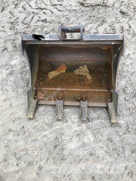  WHITES ZX26 24 Skovle