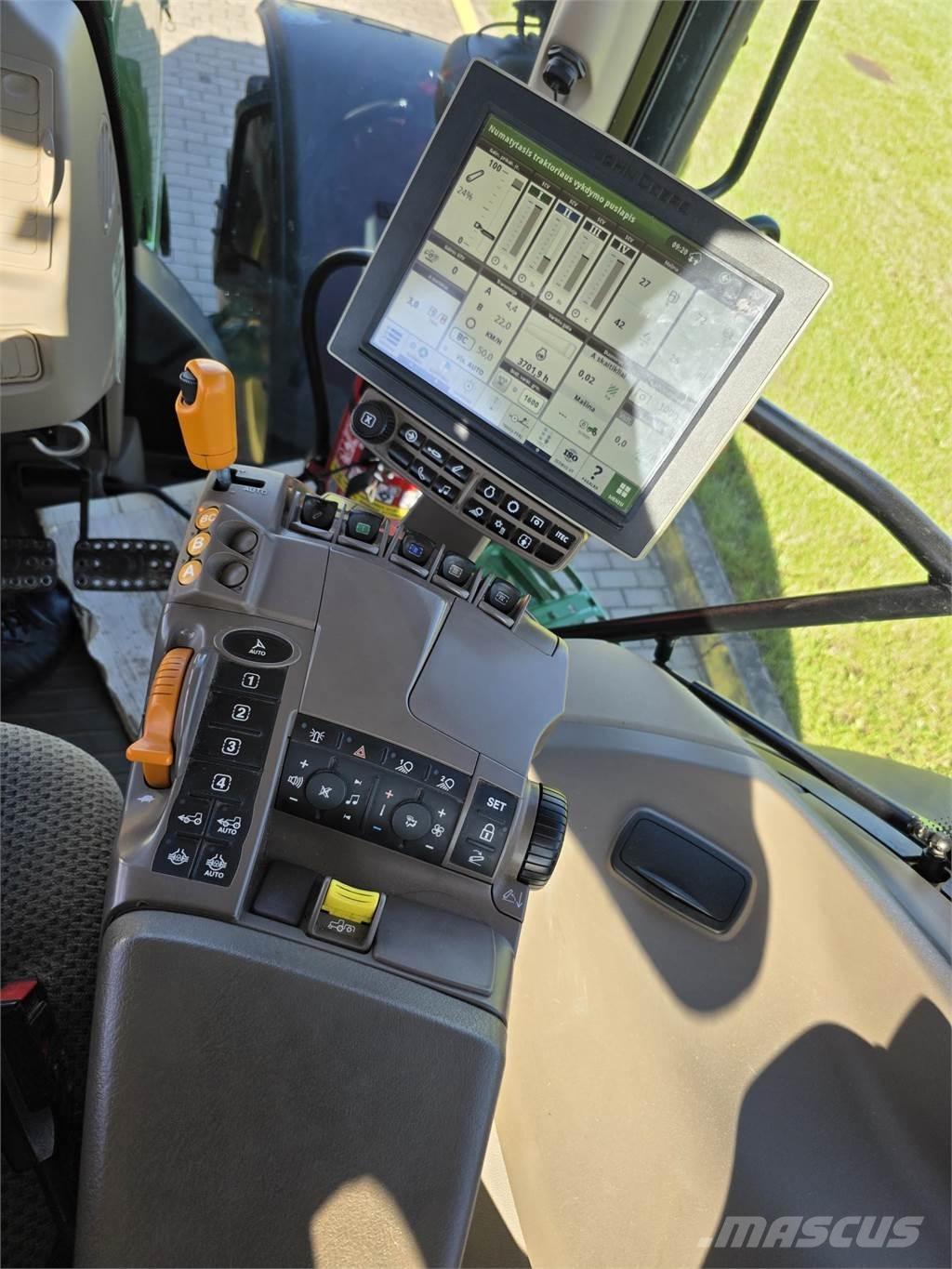 John Deere 6215R Traktorer