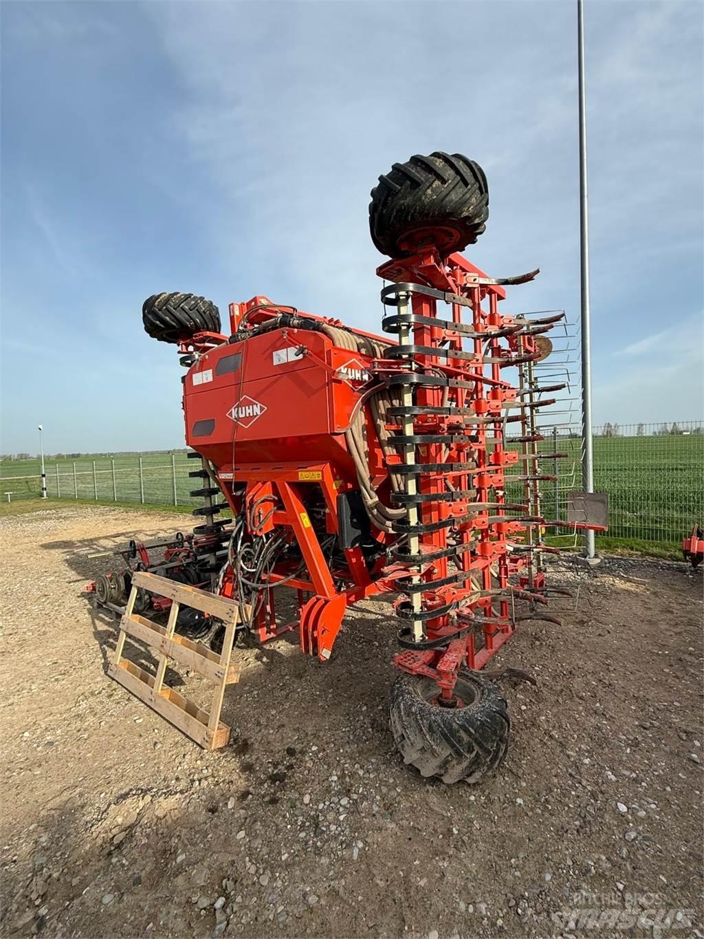 Kuhn MEGANT 600 Gaffeltrucks - andre