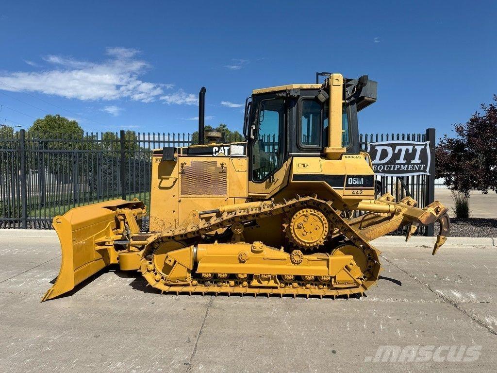 CAT D5M XL Bulldozer på larvebånd