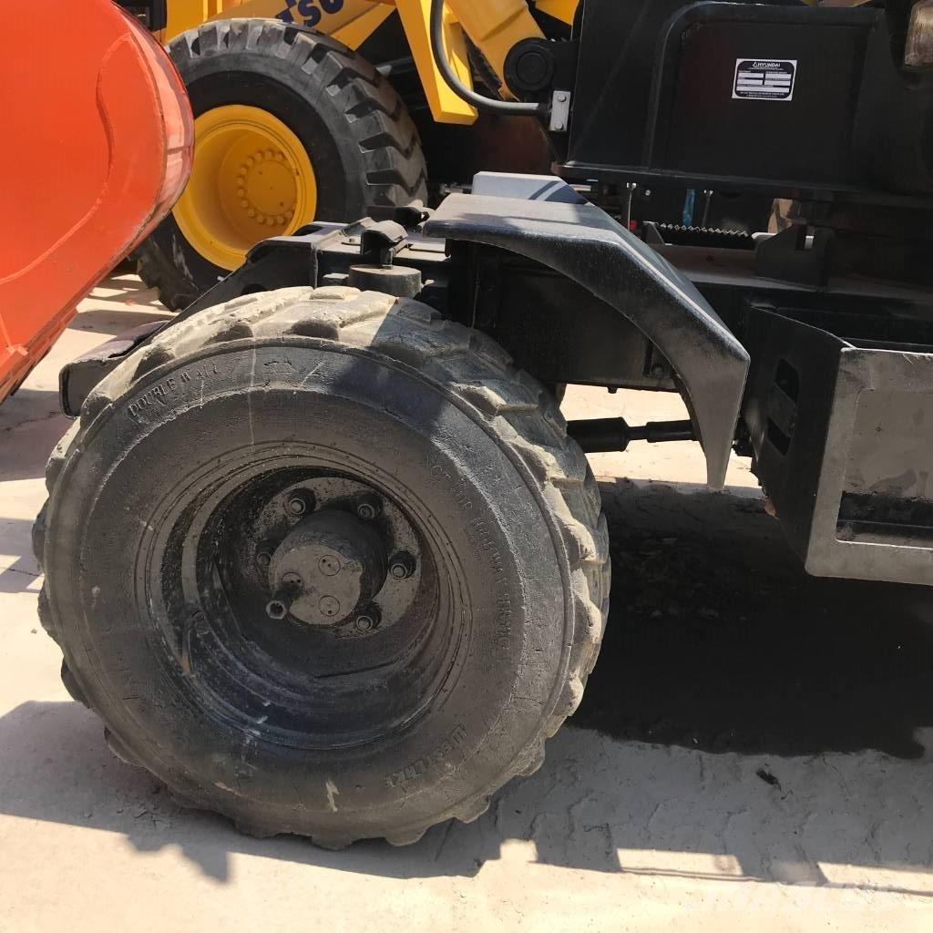 Hyundai 60 W Gravemaskiner på hjul