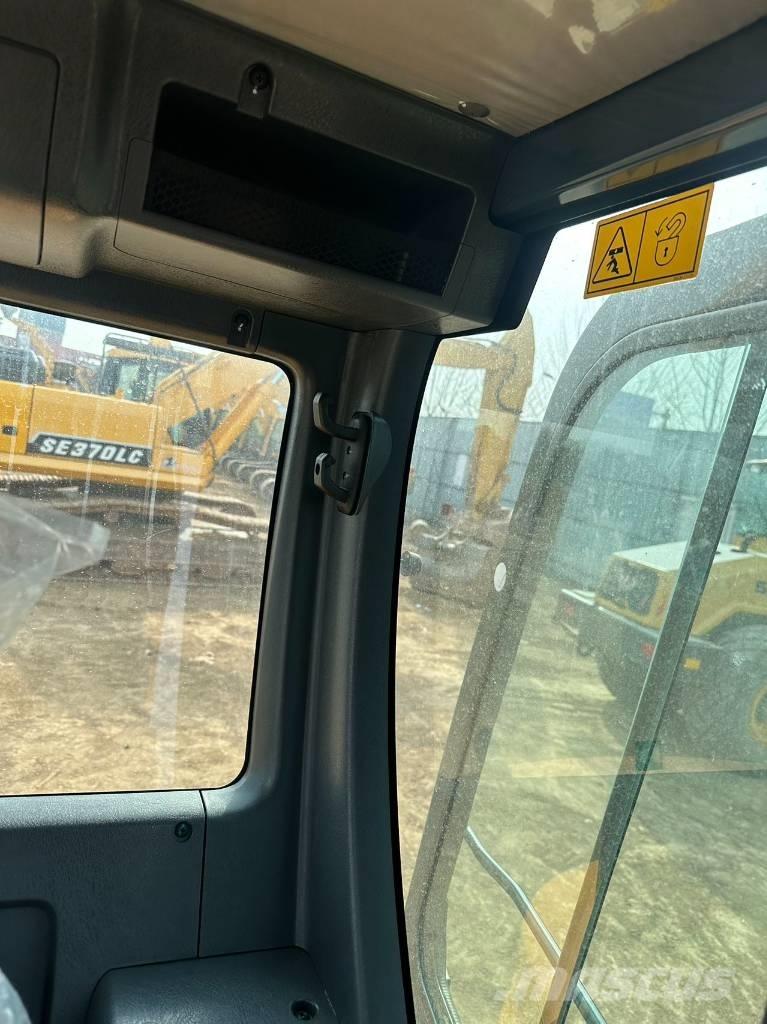 Hyundai 60 W Gravemaskiner på hjul