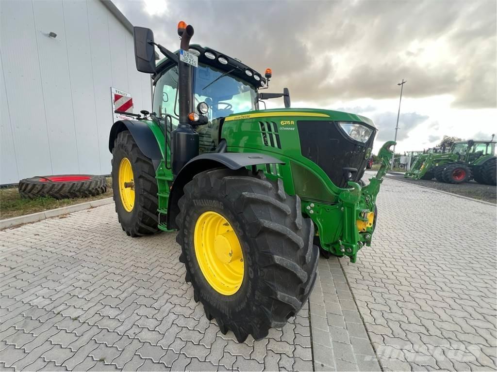 John Deere 6215 R Traktorer