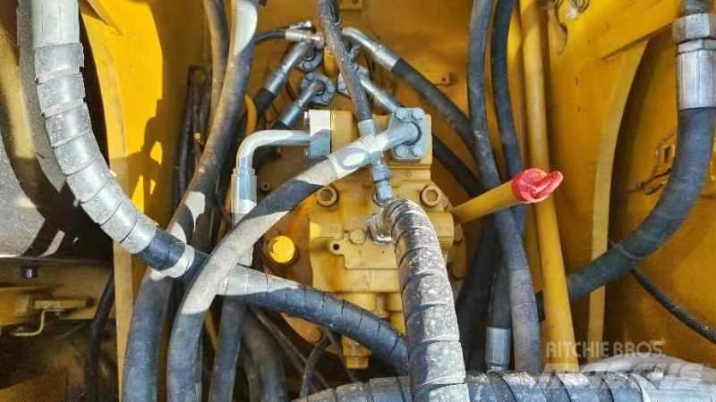 CAT 320 D 2 Midi-gravemaskiner 7t - 12t