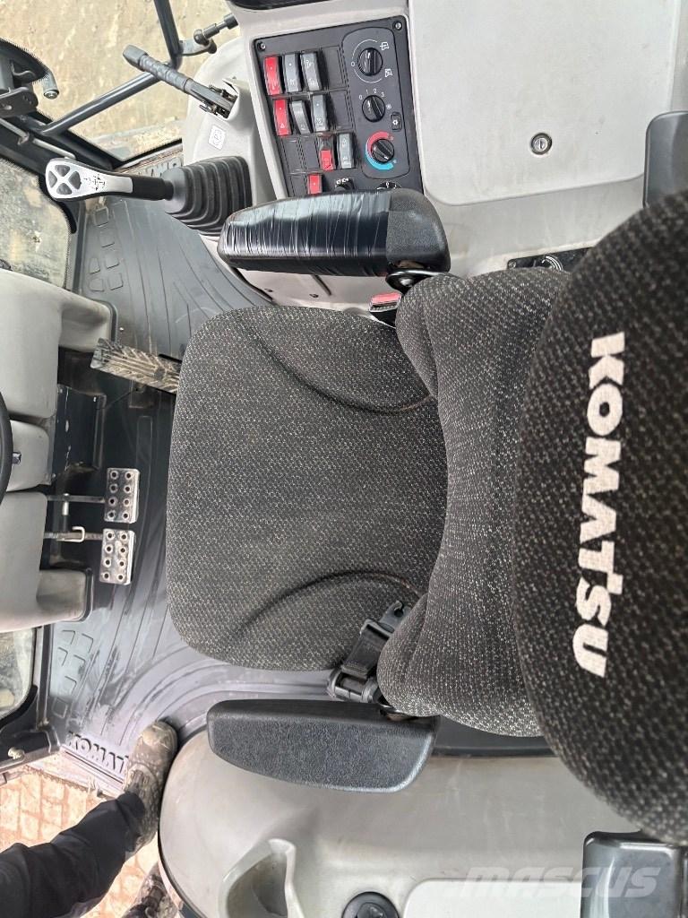 Komatsu WB 97 S Rendegravere