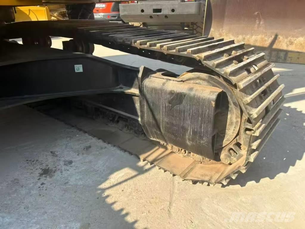 CAT 330D2L Gravemaskiner på larvebånd