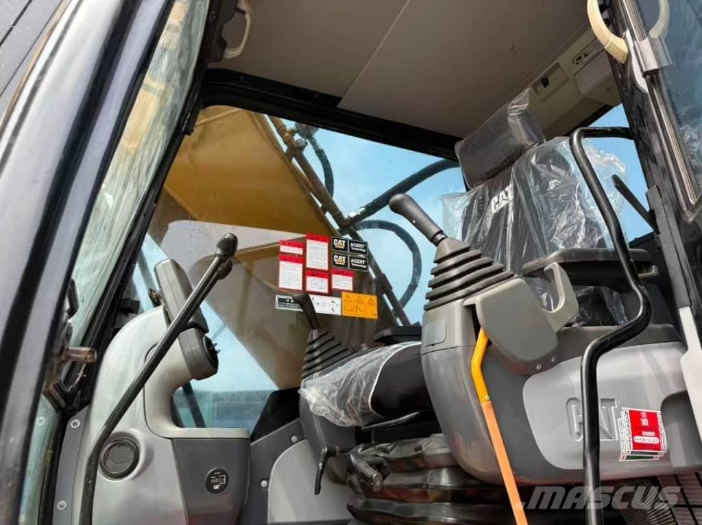 CAT 330 Gravemaskiner på larvebånd