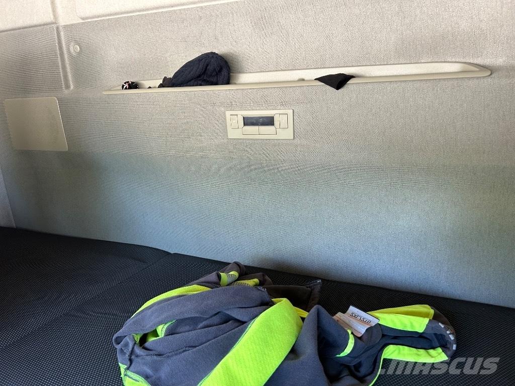 Volvo FH 540 Lastbiler med tip