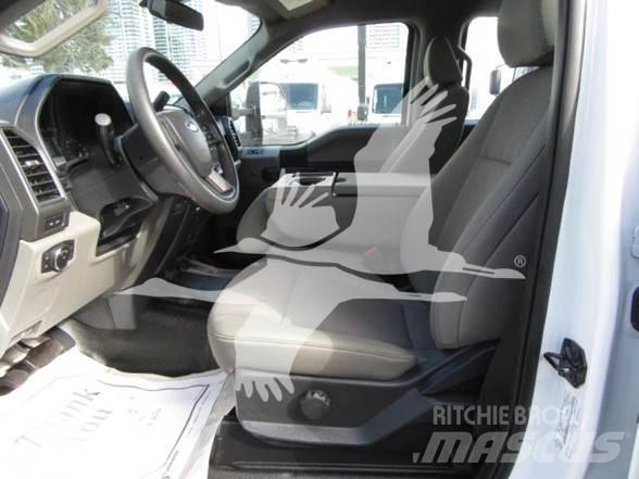 Ford F550 Lastbiler med tip