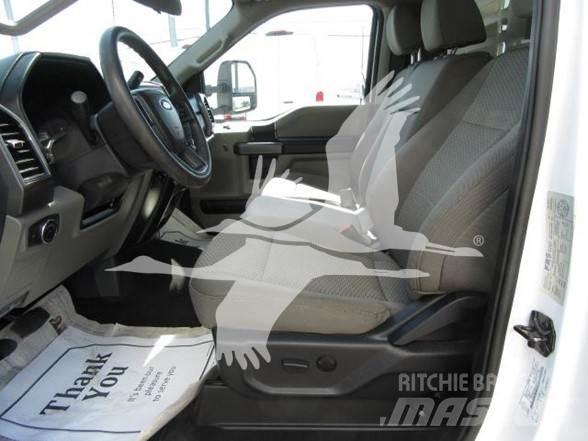 Ford F550 Lastbiler med tip