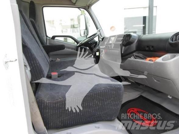 Hino 195 Lastbil med lad/Flatbed