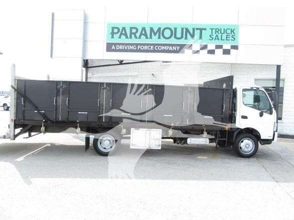 Hino 195 Lastbil med lad/Flatbed