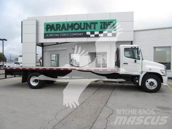 Hino L7 Lastbil med lad/Flatbed