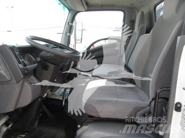 Isuzu NRR Lastbil med lad/Flatbed