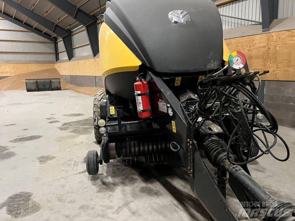 New Holland BB 890 Pressere til firkantede baller