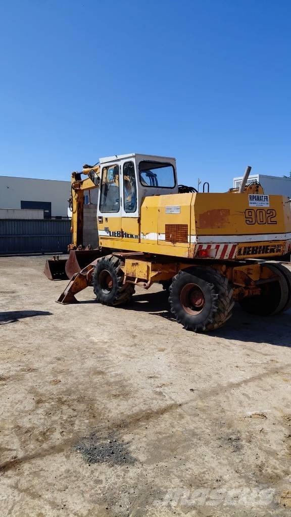 Liebherr A 902 Gravemaskiner på hjul