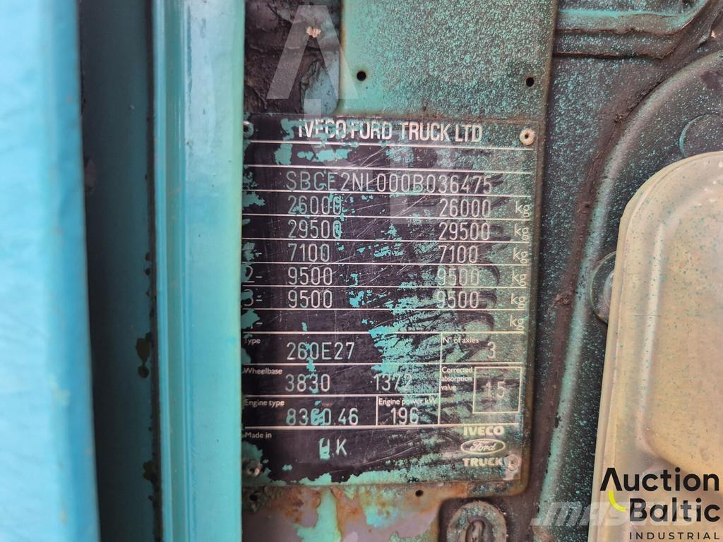 Iveco 260 E27 Lastbiler med tip