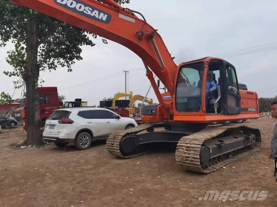 Doosan DX300LC Gravemaskiner på larvebånd