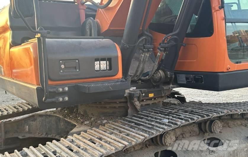 Doosan DX220 Gravemaskiner på larvebånd