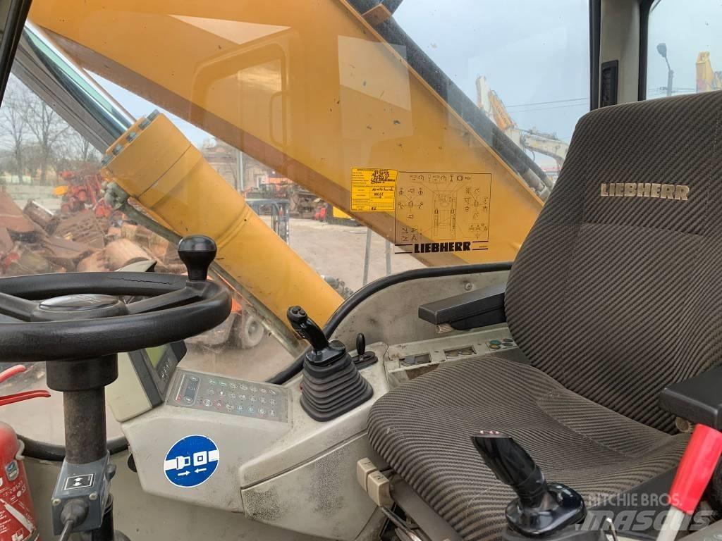 Liebherr A 904 C Gravemaskiner på hjul