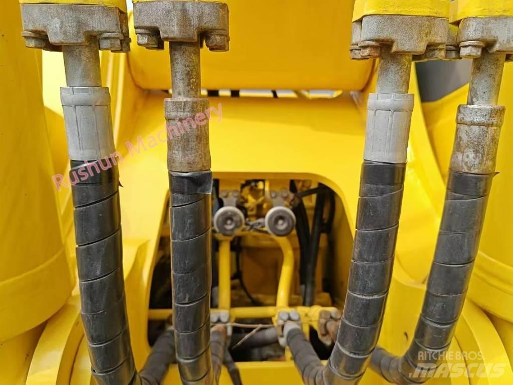 Komatsu PC 220-8 Gravemaskiner på larvebånd